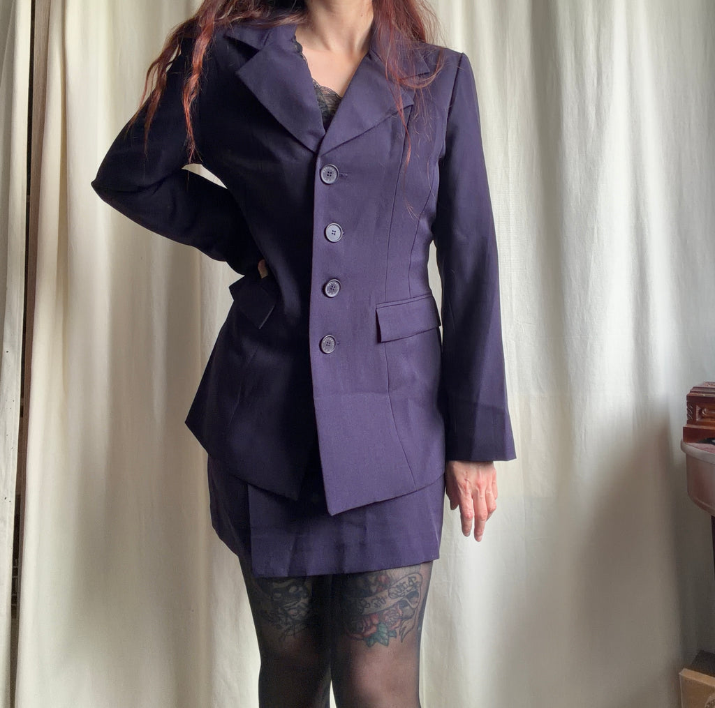Ensemble blazer cintré et minijupe violet foncé - taille S/M