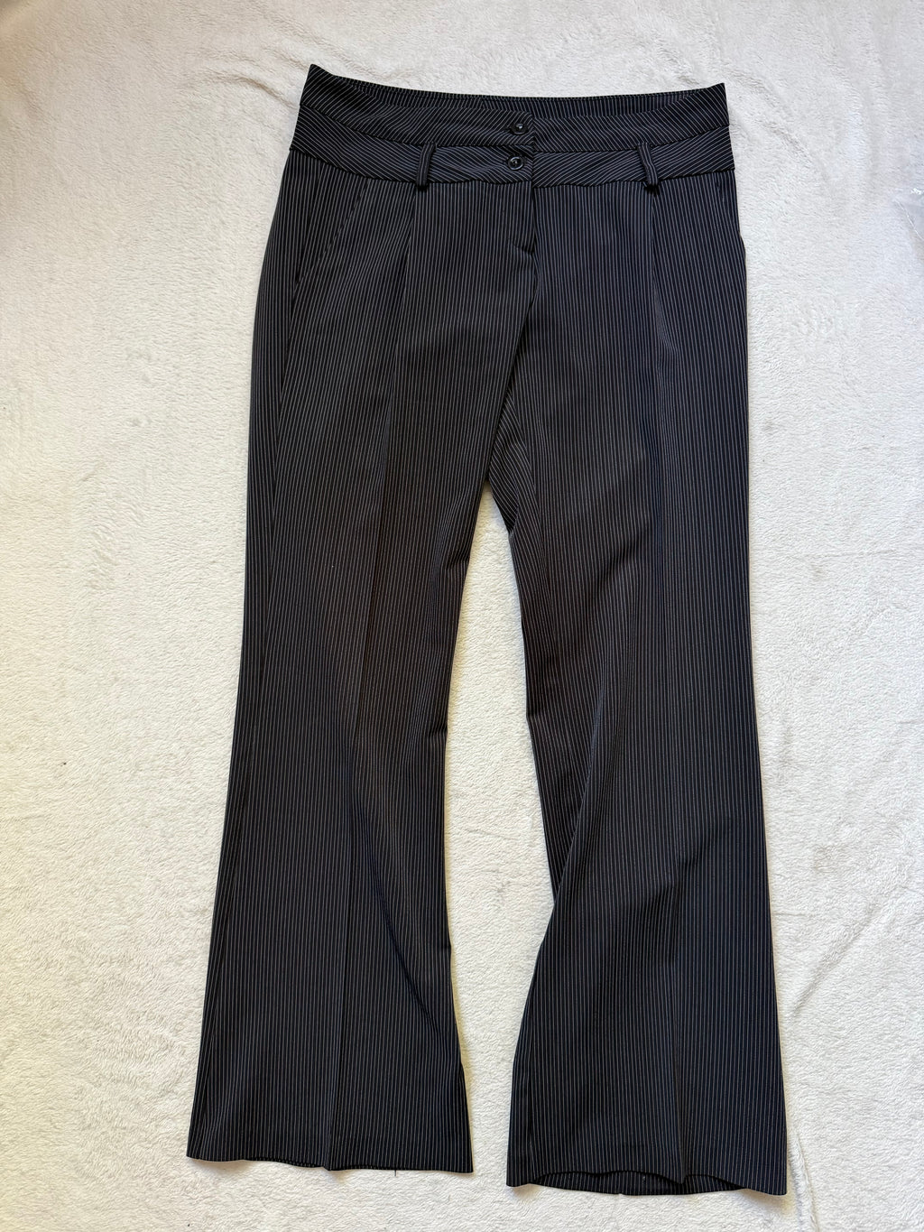 Pantalon noir à fines rayures taille basse coupe flare style office siren corporate goth – taille S