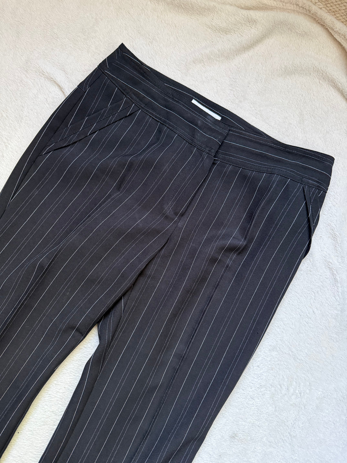 Pantalon noir à fines rayures taille basse style office siren corporate goth – taille XS/S