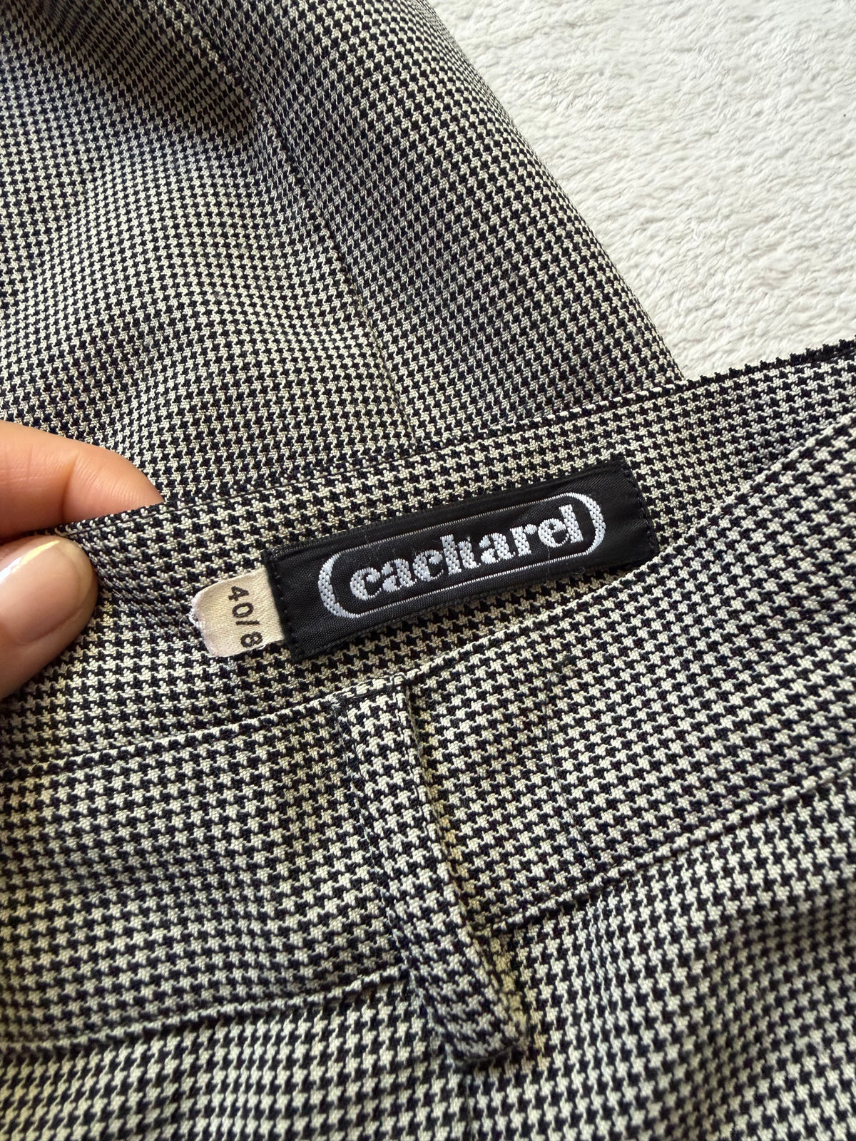Pantalon Cacharel gris à micro-carreaux taille haute – taille M/L