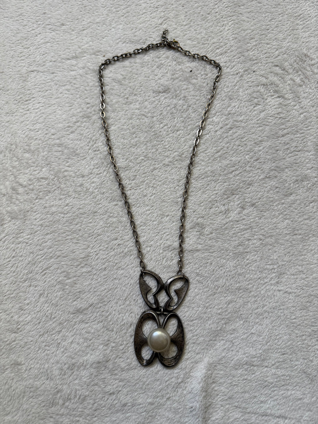 Sautoir argenté pendentif ogive gothique avec perle style medievalcore