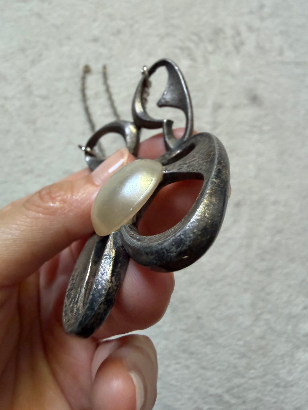 Sautoir argenté pendentif ogive gothique avec perle style medievalcore