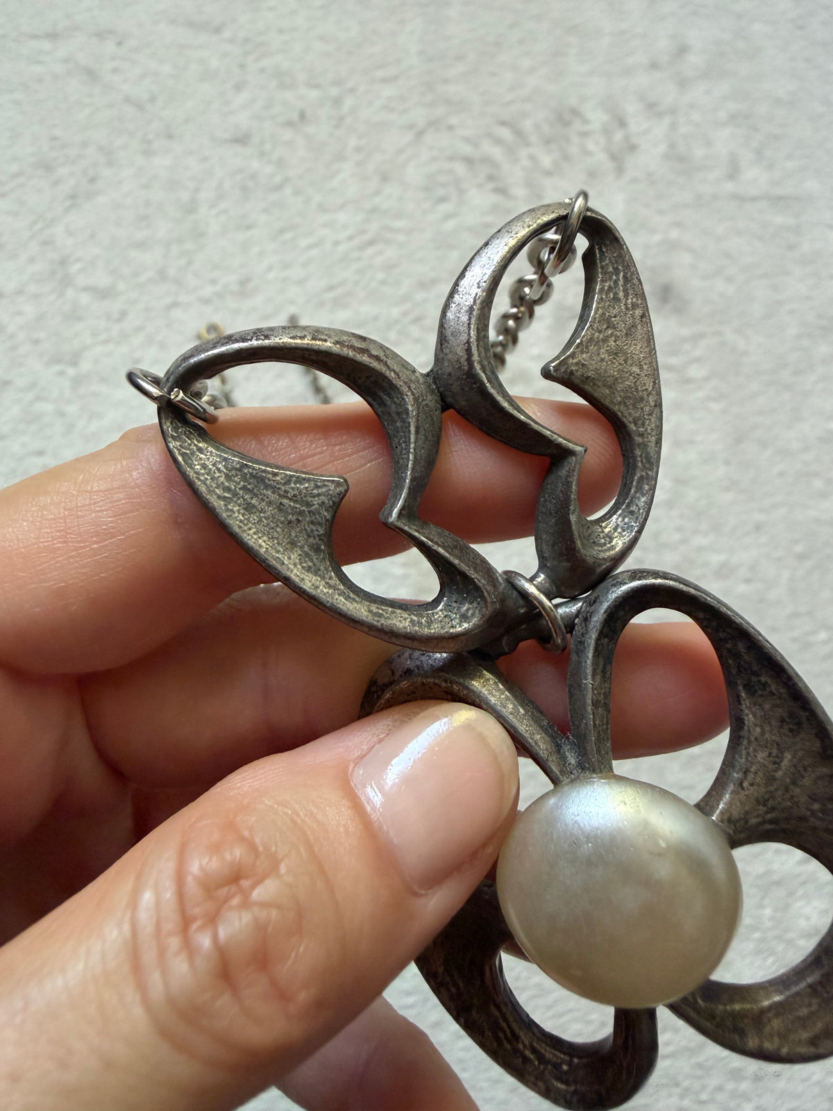Sautoir argenté pendentif ogive gothique avec perle style medievalcore
