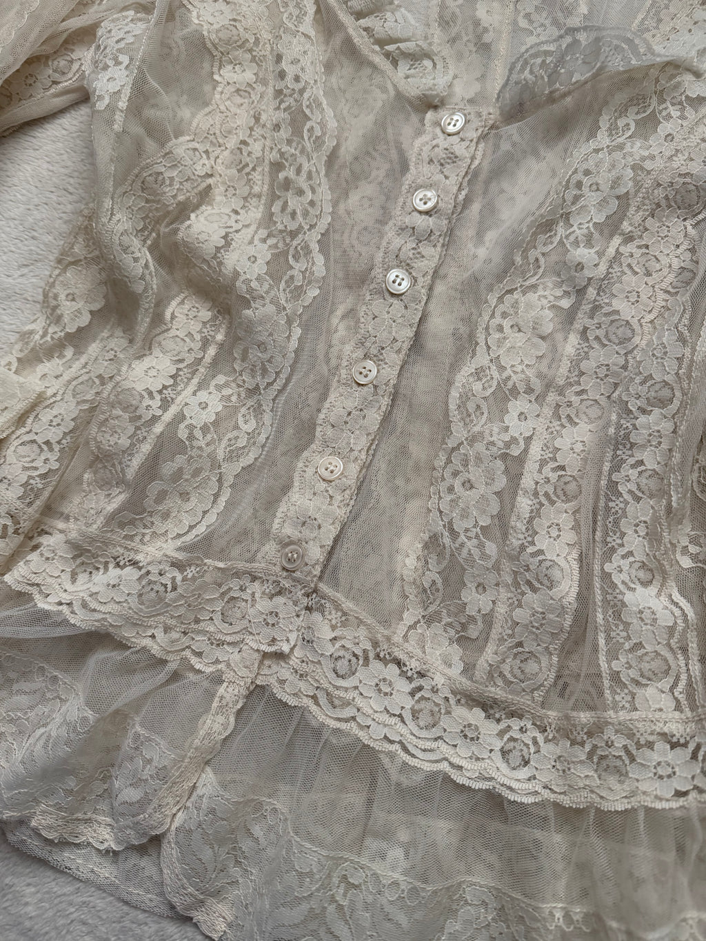 Blouse blanche transparente en dentelle à volants style victorien romantique - Taille L