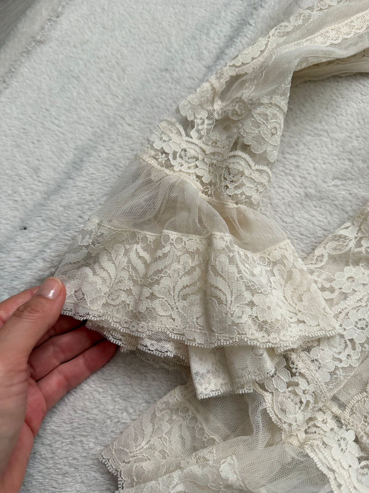 Blouse blanche transparente en dentelle à volants style victorien romantique - Taille L