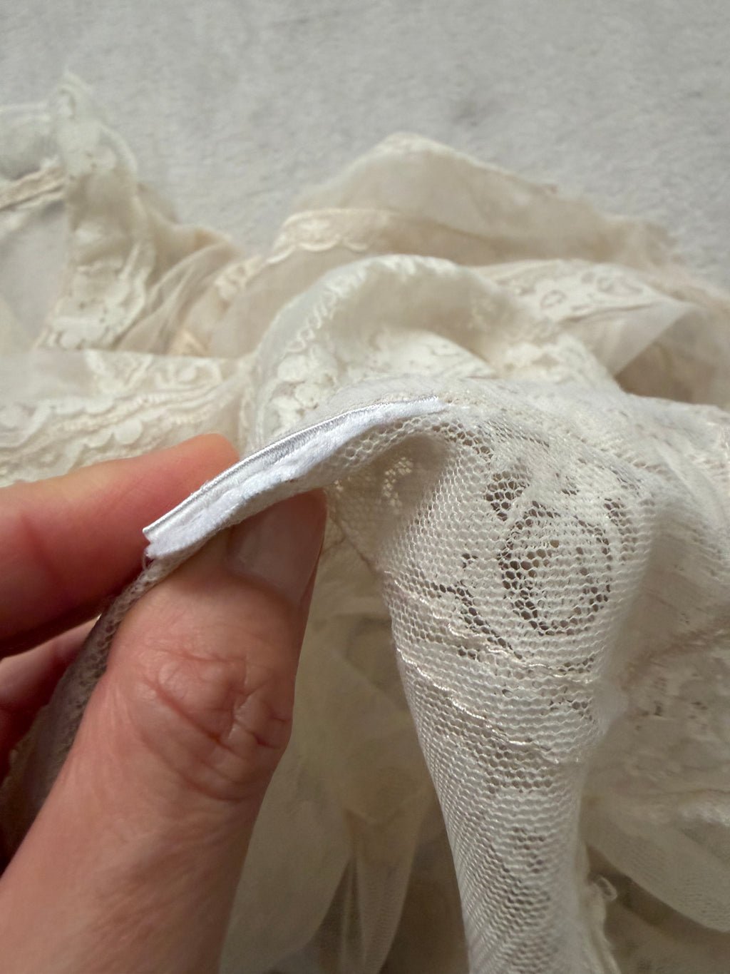 Blouse blanche transparente en dentelle à volants style victorien romantique - Taille L