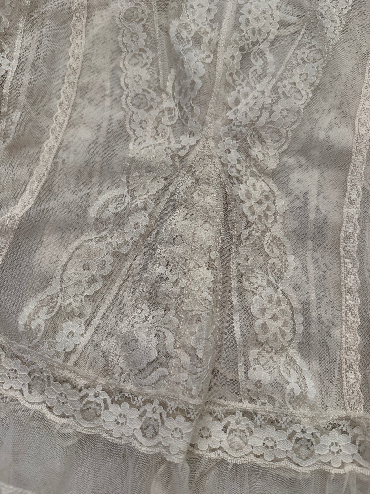 Blouse blanche transparente en dentelle à volants style victorien romantique - Taille L