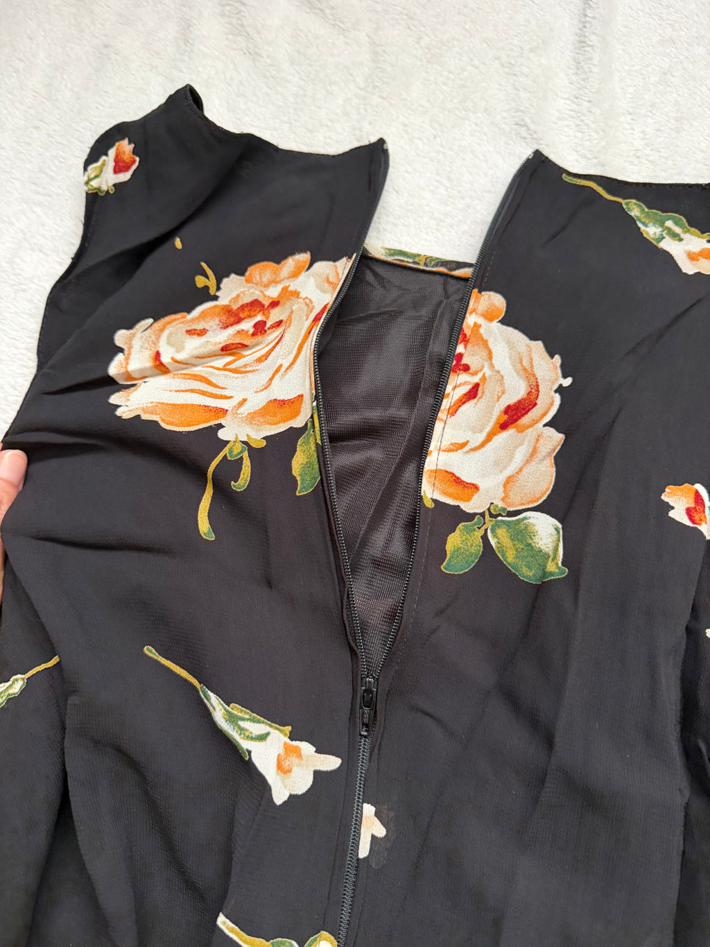 Robe longue noire à grandes roses coupe fluide style romantic goth 90s - Taille M/L