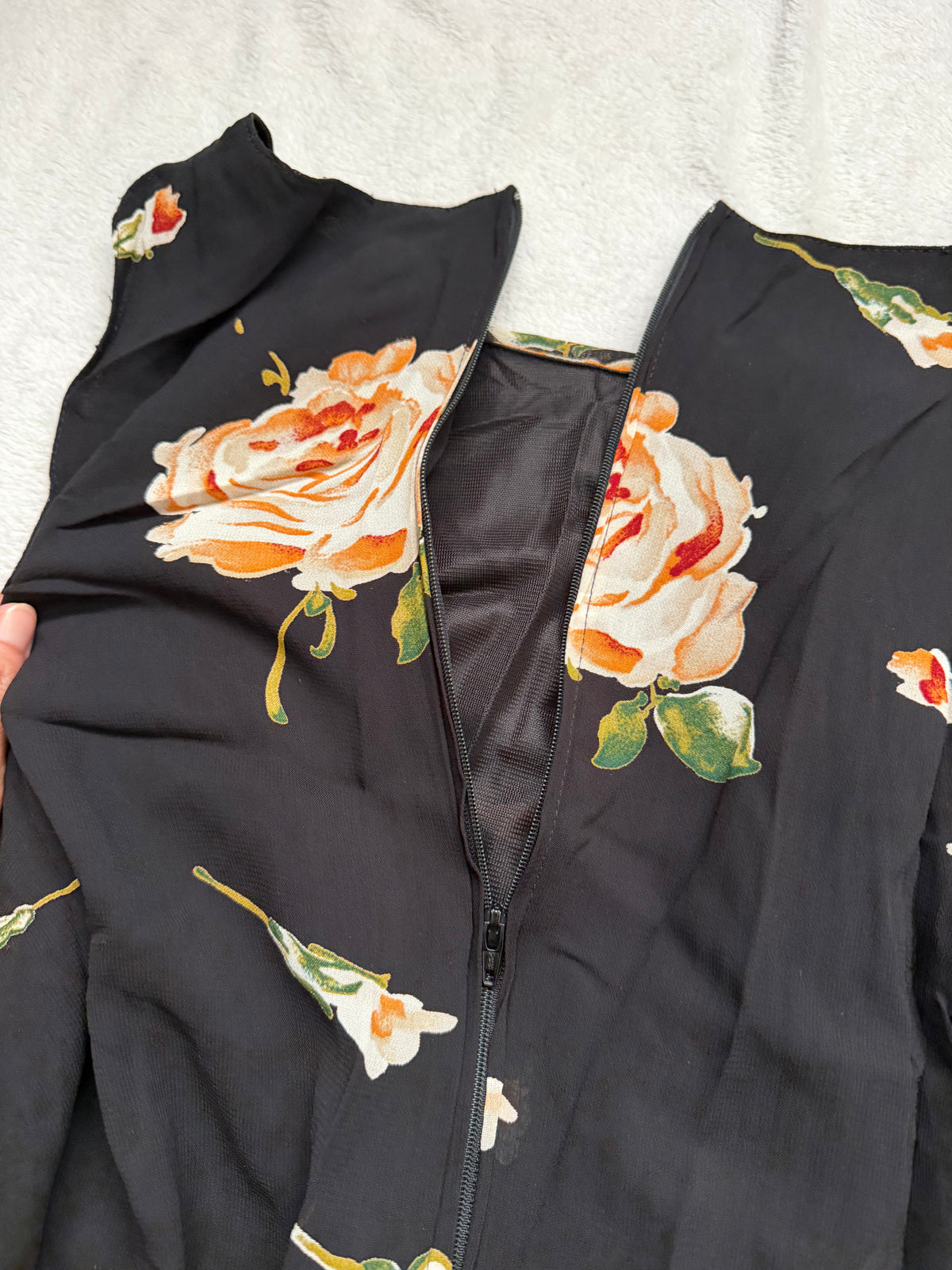 Robe longue noire à grandes roses coupe fluide style romantic goth 90s - Taille M/L