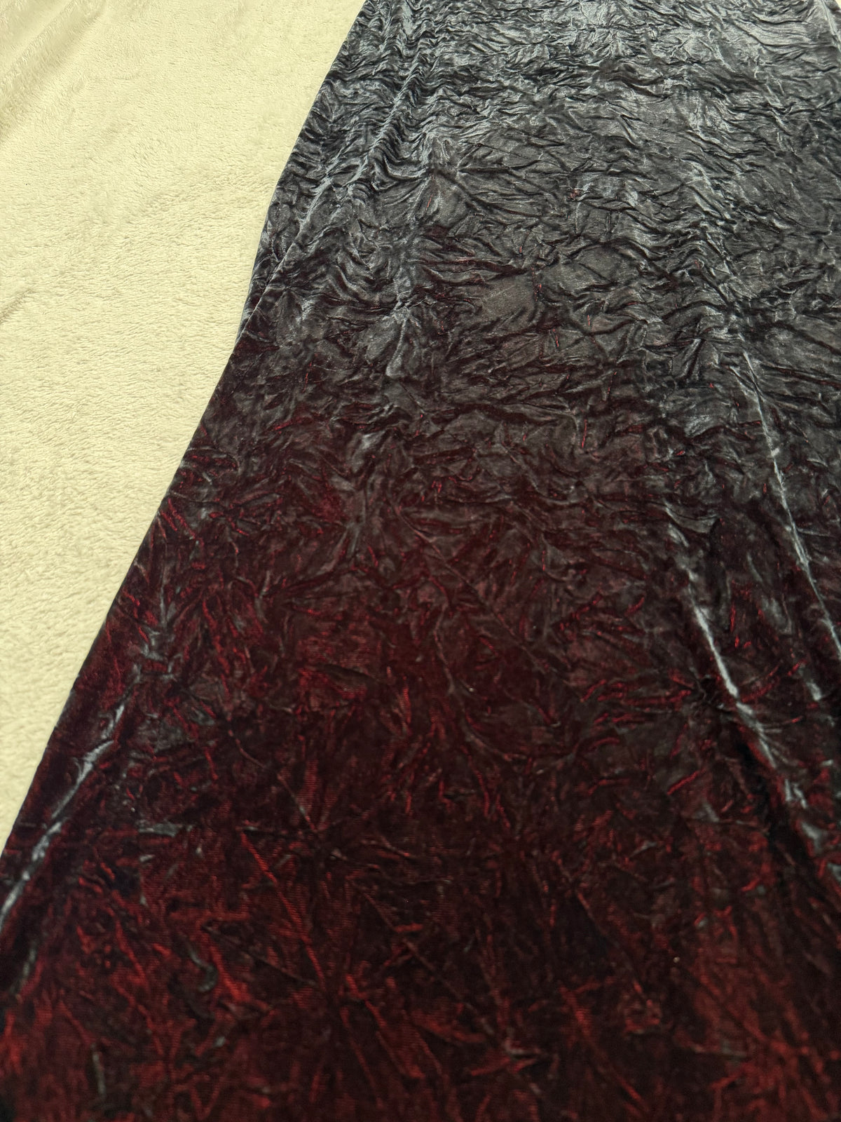 Long black velvet dress with burgundy reflections, goth vampy dark romantic style – size M/L