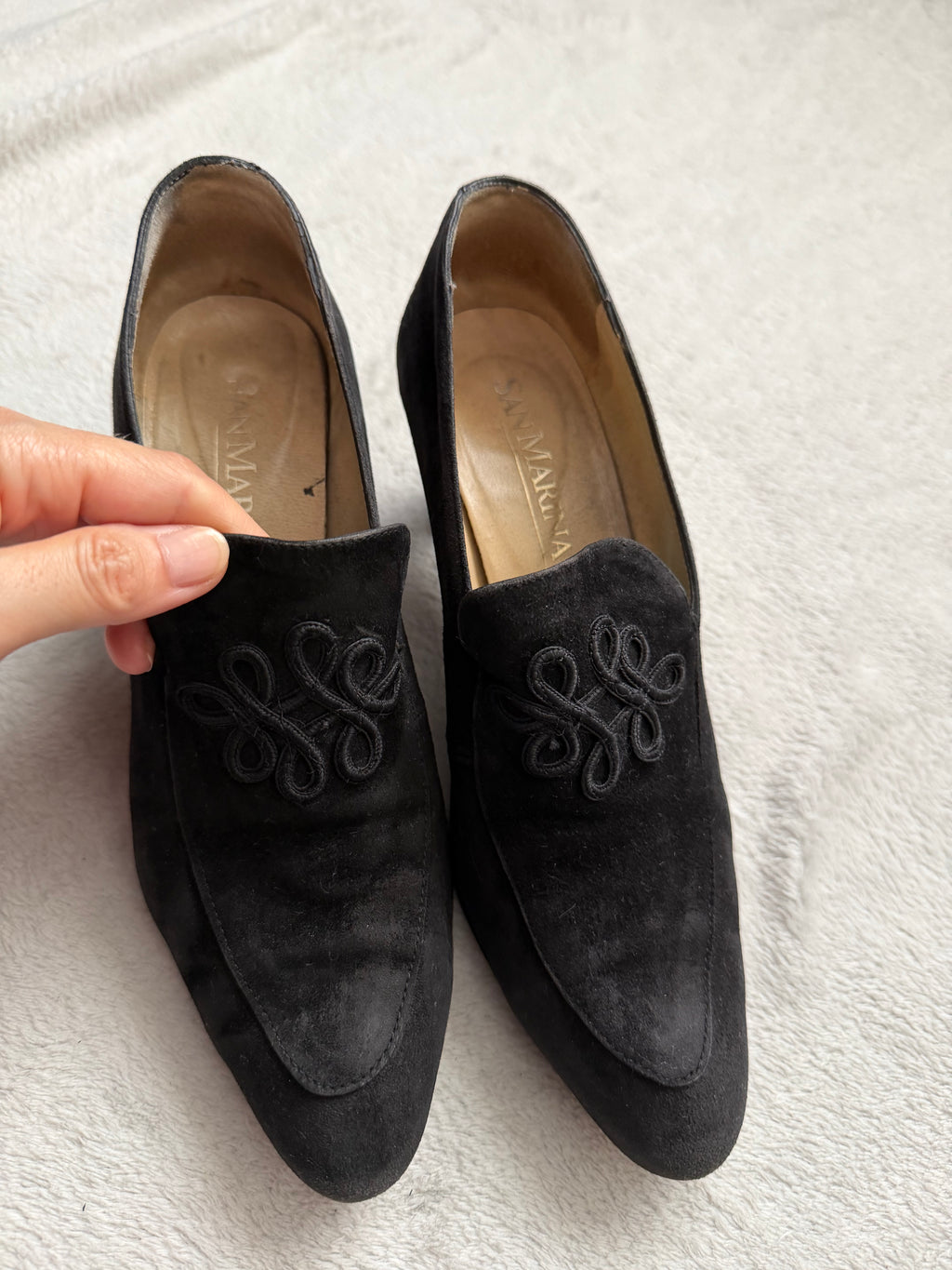 Black suedette heeled loafers with Victorian gothic style embroidery - Size 37