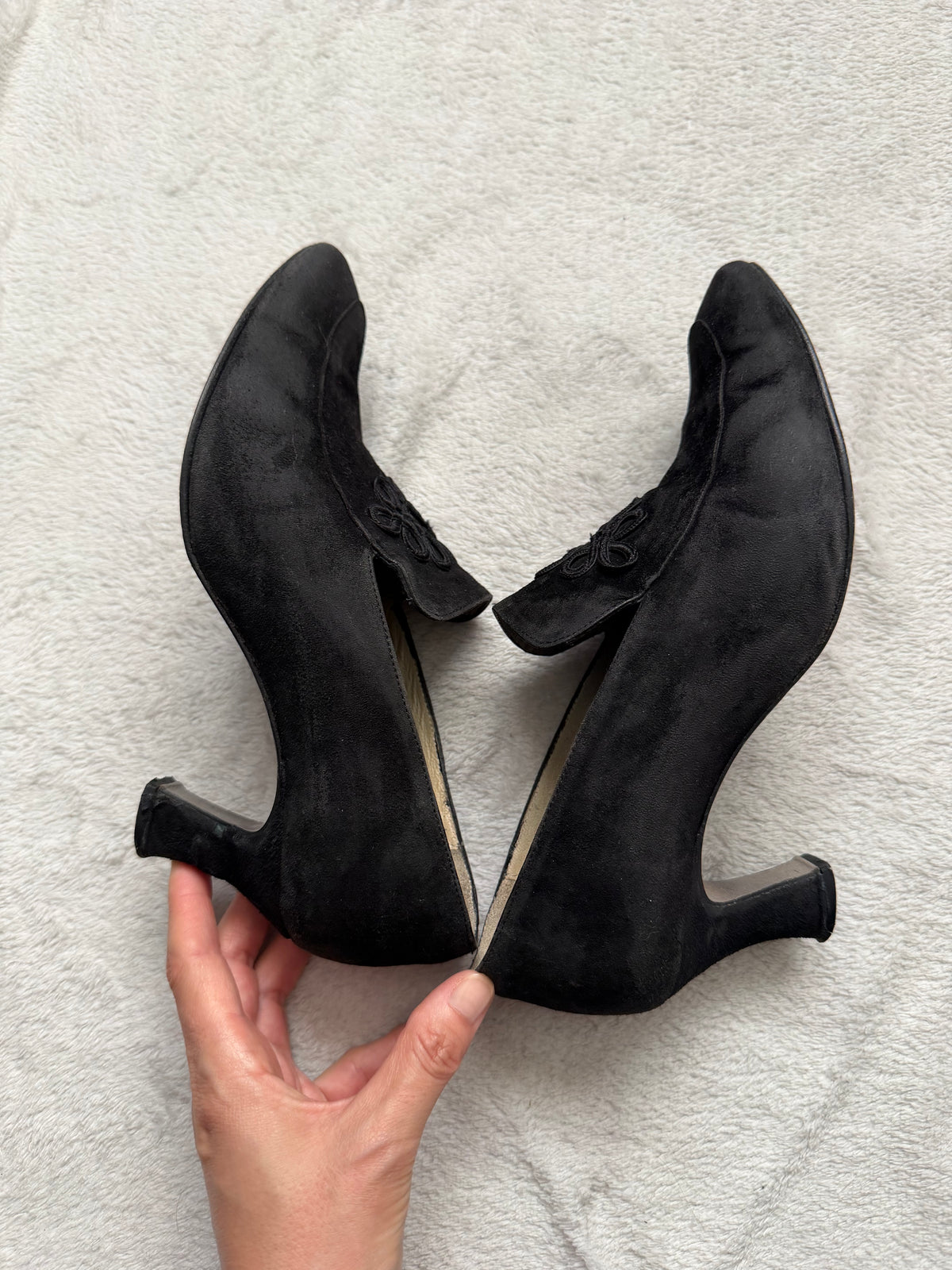 Black suedette heeled loafers with Victorian gothic style embroidery - Size 37