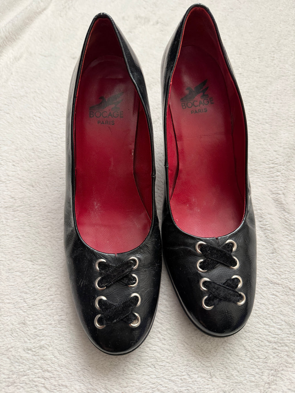 Escarpins Bocage cuir noir brillant à lacets en velours et œillets métal - Pointure 39
