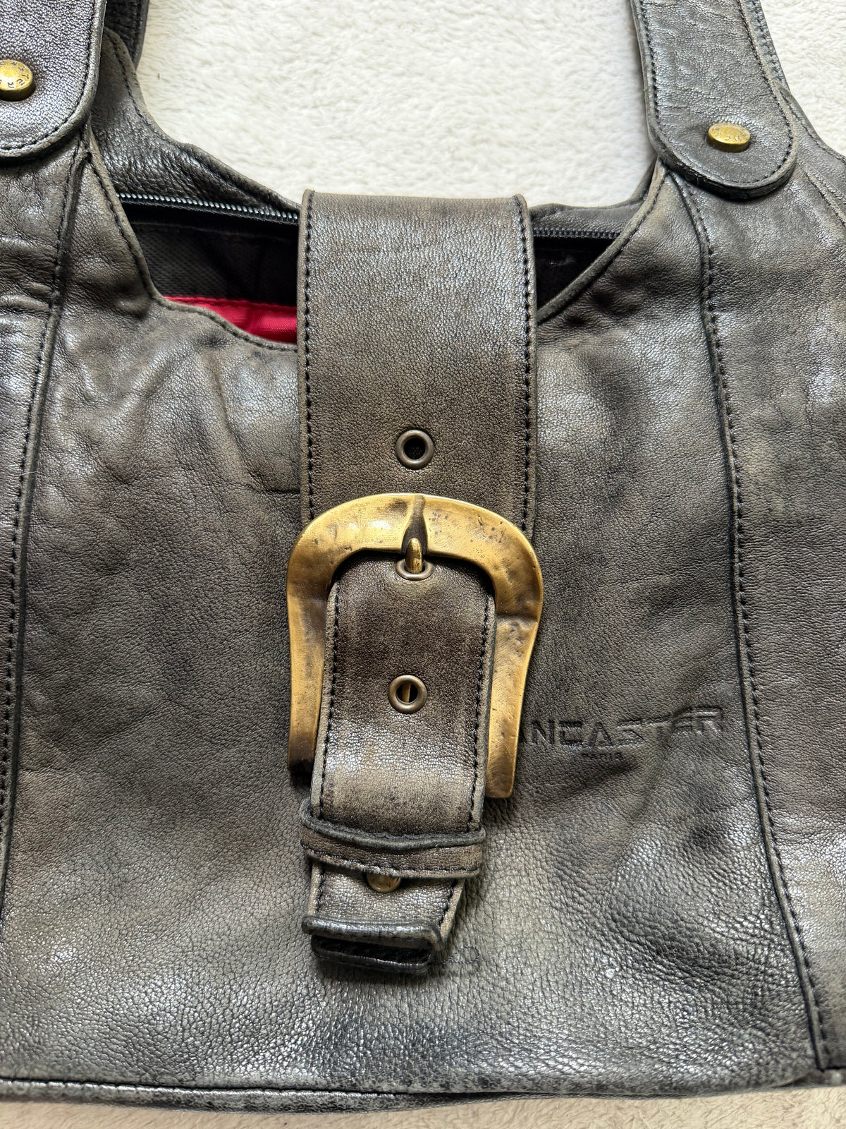 Sac Lancaster en cuir marron/gris anthracite patiné grande boucle - Y2K goth vintage