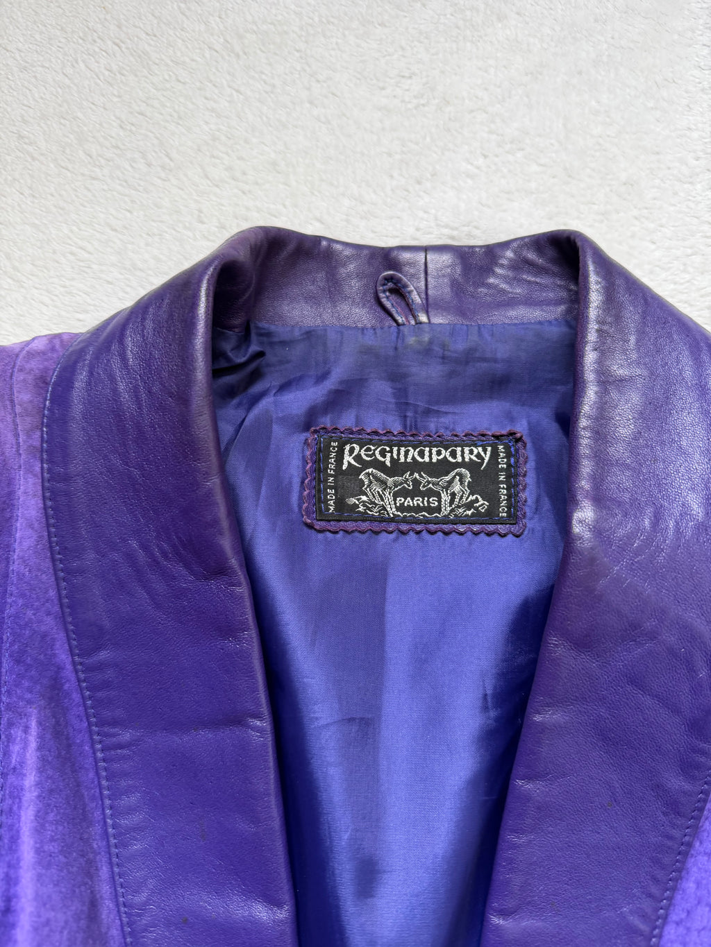 Ensemble rare veste courte et jupe midi en cuir violet vintage 80s - Taille M
