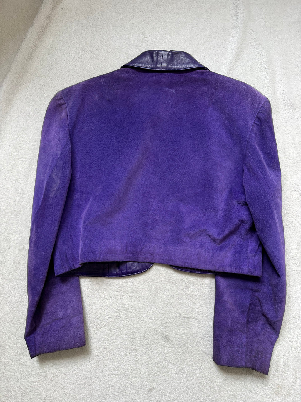 Ensemble rare veste courte et jupe midi en cuir violet vintage 80s - Taille M