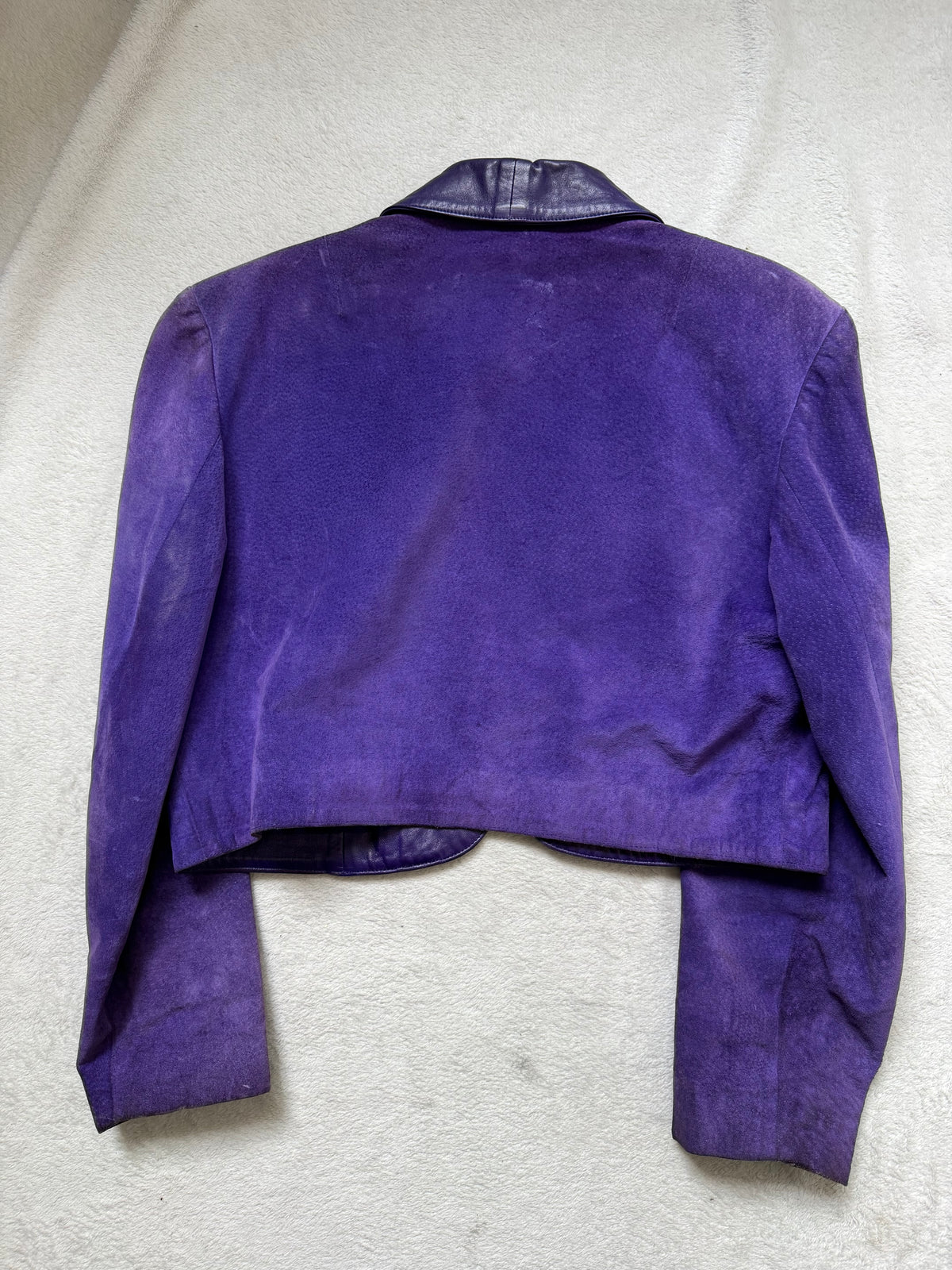 Ensemble rare veste courte et jupe midi en cuir violet vintage 80s - Taille M