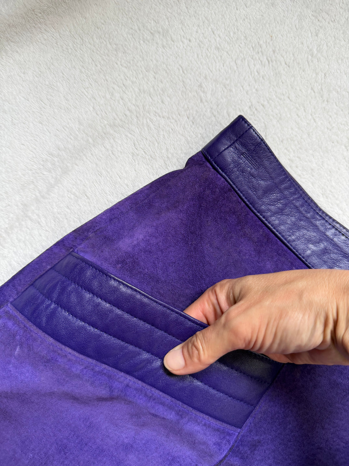 Ensemble rare veste courte et jupe midi en cuir violet vintage 80s - Taille M