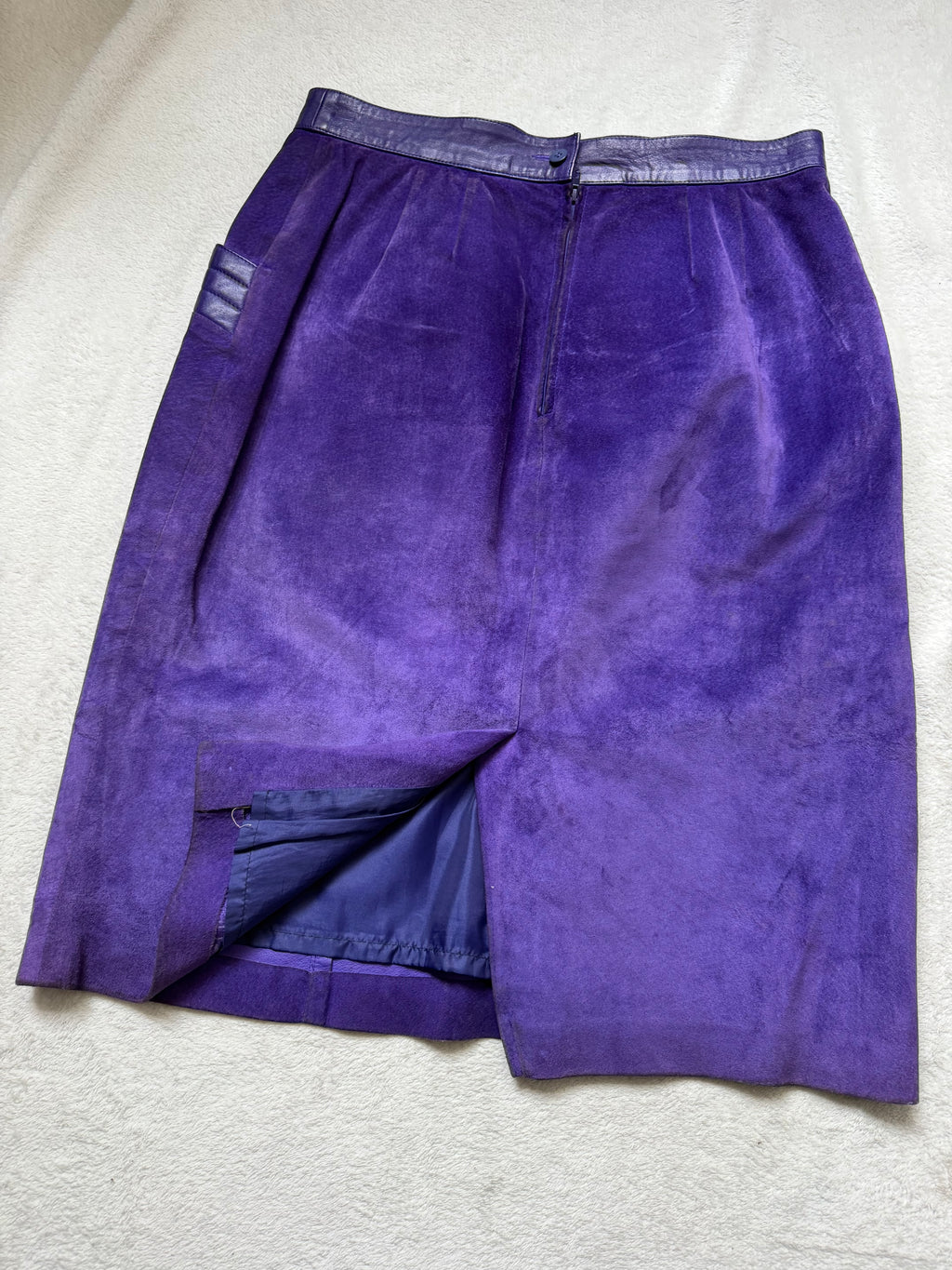 Ensemble rare veste courte et jupe midi en cuir violet vintage 80s - Taille M