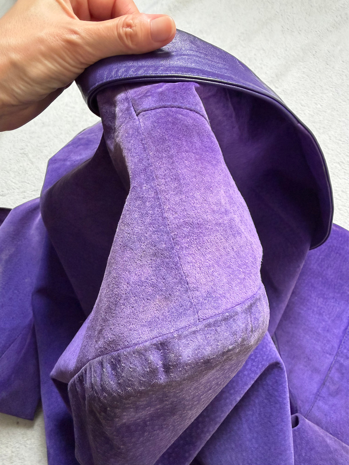 Ensemble rare veste courte et jupe midi en cuir violet vintage 80s - Taille M
