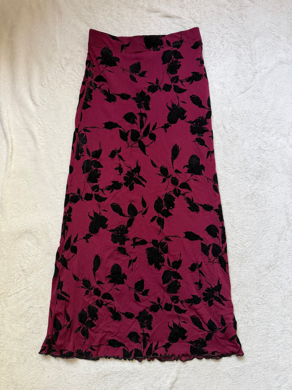 Jupe longue bordeaux motifs floraux en velours noir style romantic goth whimsigoth – taille S/M