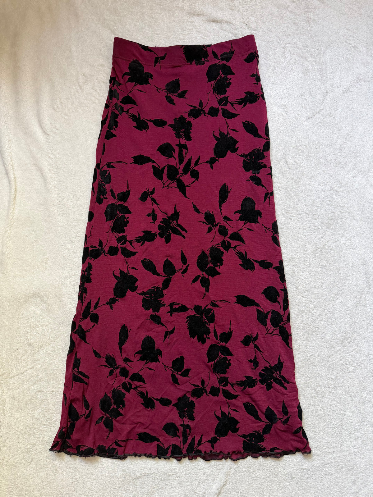 Jupe longue bordeaux motifs floraux en velours noir style romantic goth whimsigoth – taille S/M