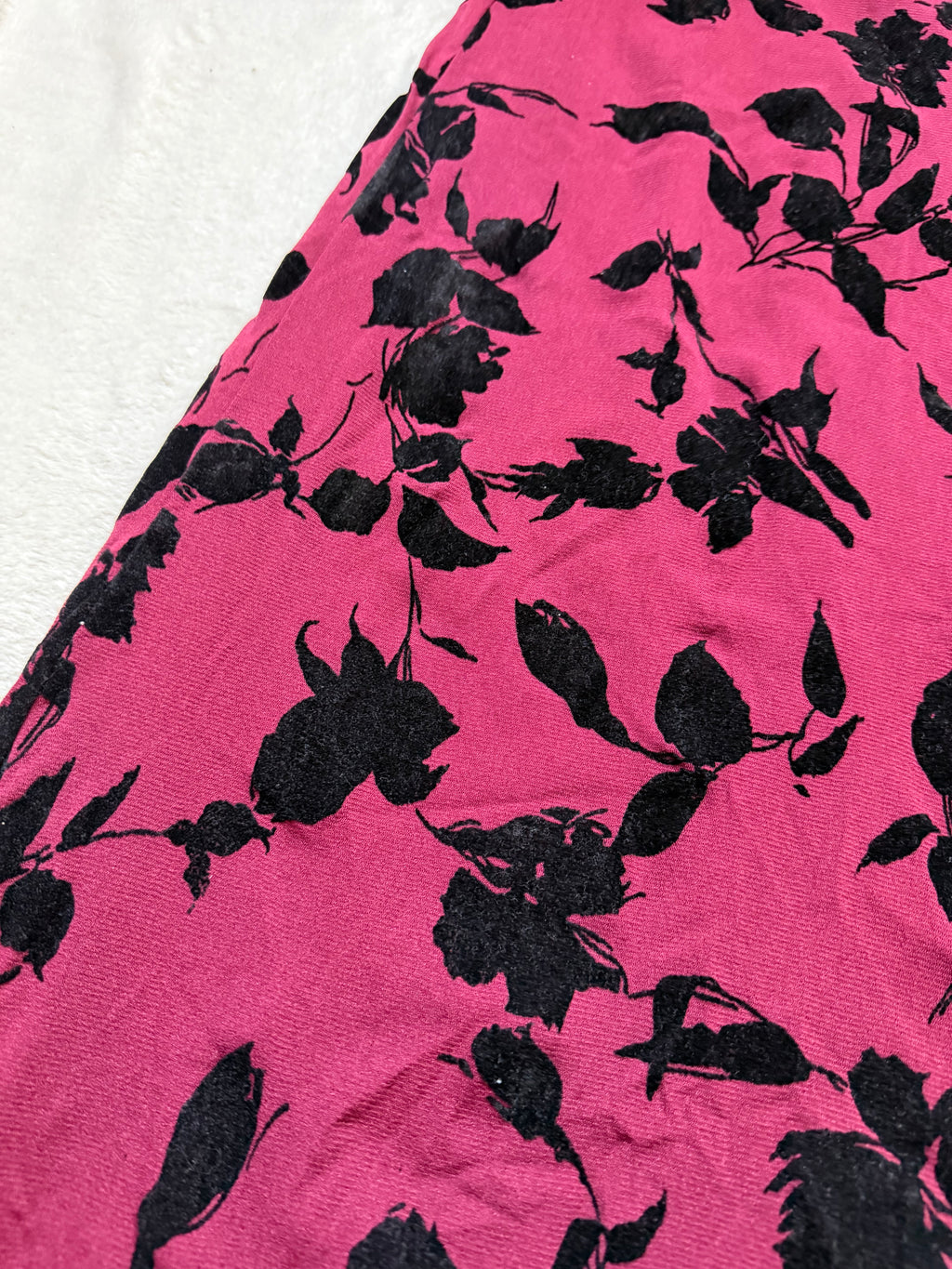 Jupe longue bordeaux motifs floraux en velours noir style romantic goth whimsigoth – taille S/M