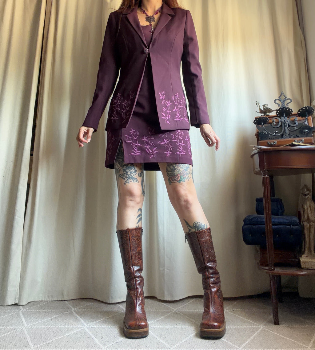 Ensemble blazer et robe prune broderies florales style 90s whimsigoth – taille L