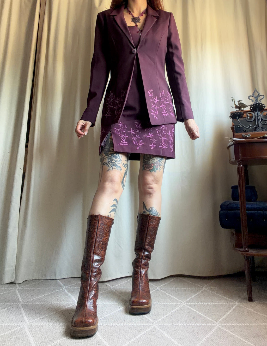 Ensemble blazer et robe prune broderies florales style 90s whimsigoth – taille L