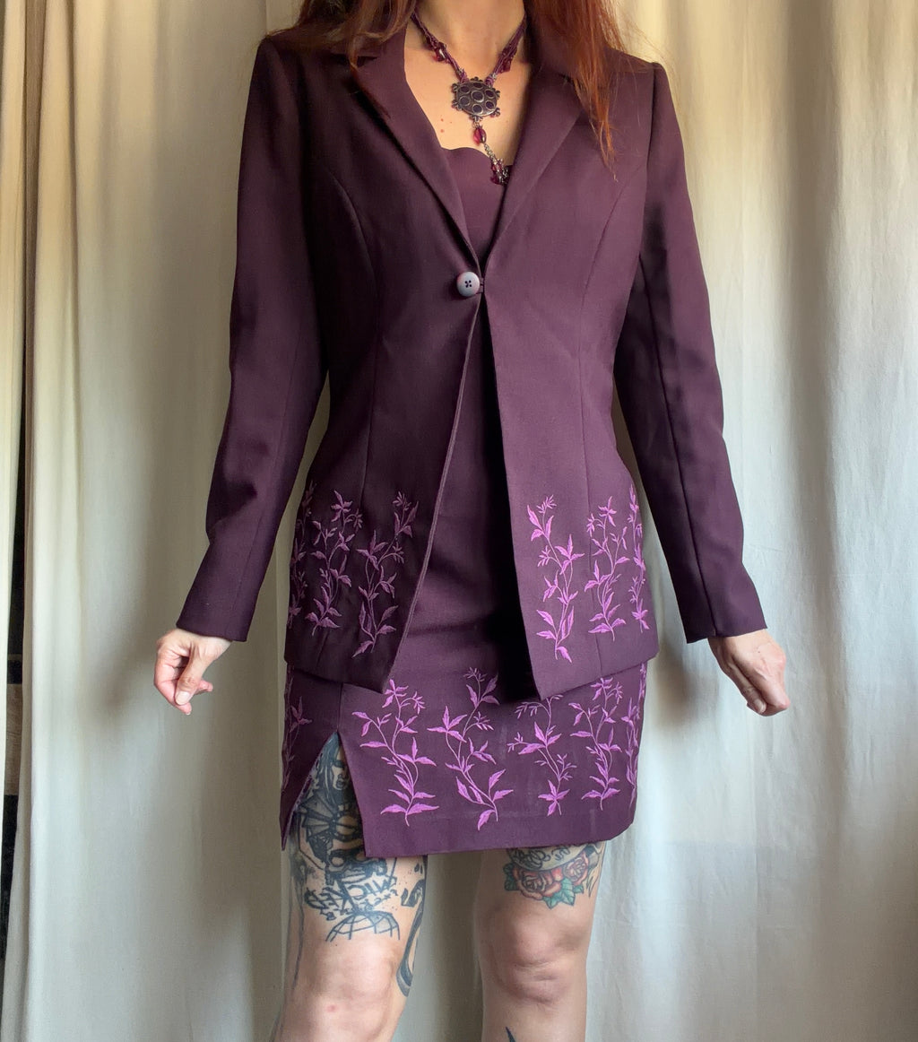 Ensemble blazer et robe prune broderies florales style 90s whimsigoth – taille L