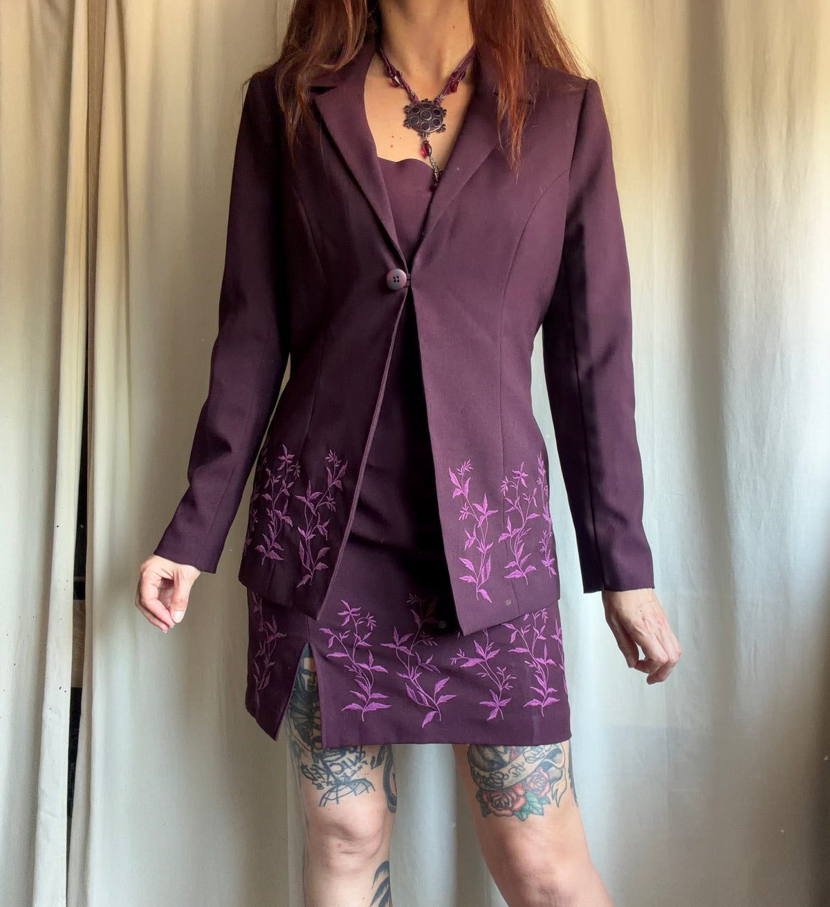 Ensemble blazer et robe prune broderies florales style 90s whimsigoth – taille L