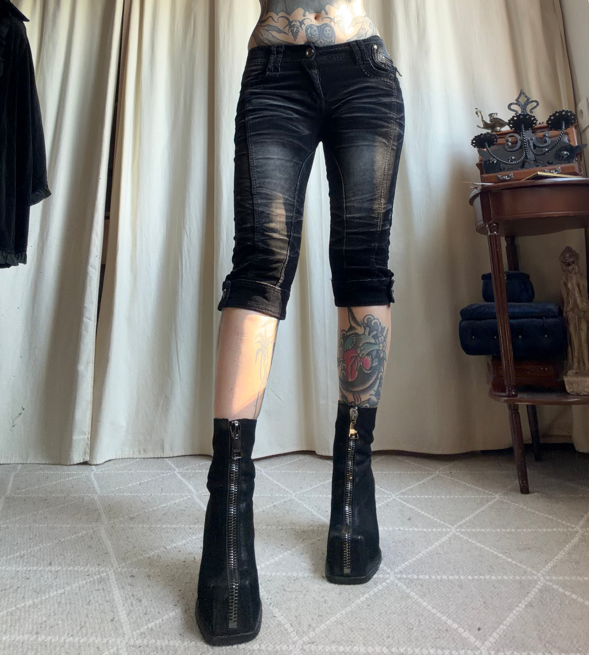 Pantalon capri noir velours côtelé taille basse vintage Y2K goth – taille S
