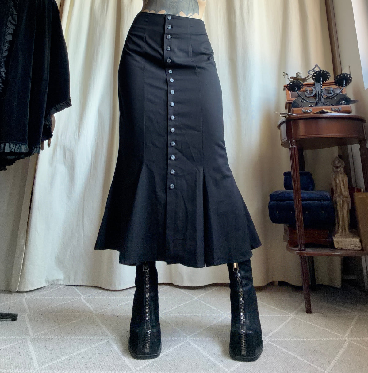 Jupe longue noire boutonnée coupe sirène - gothique victorien vampire 90s - taille S