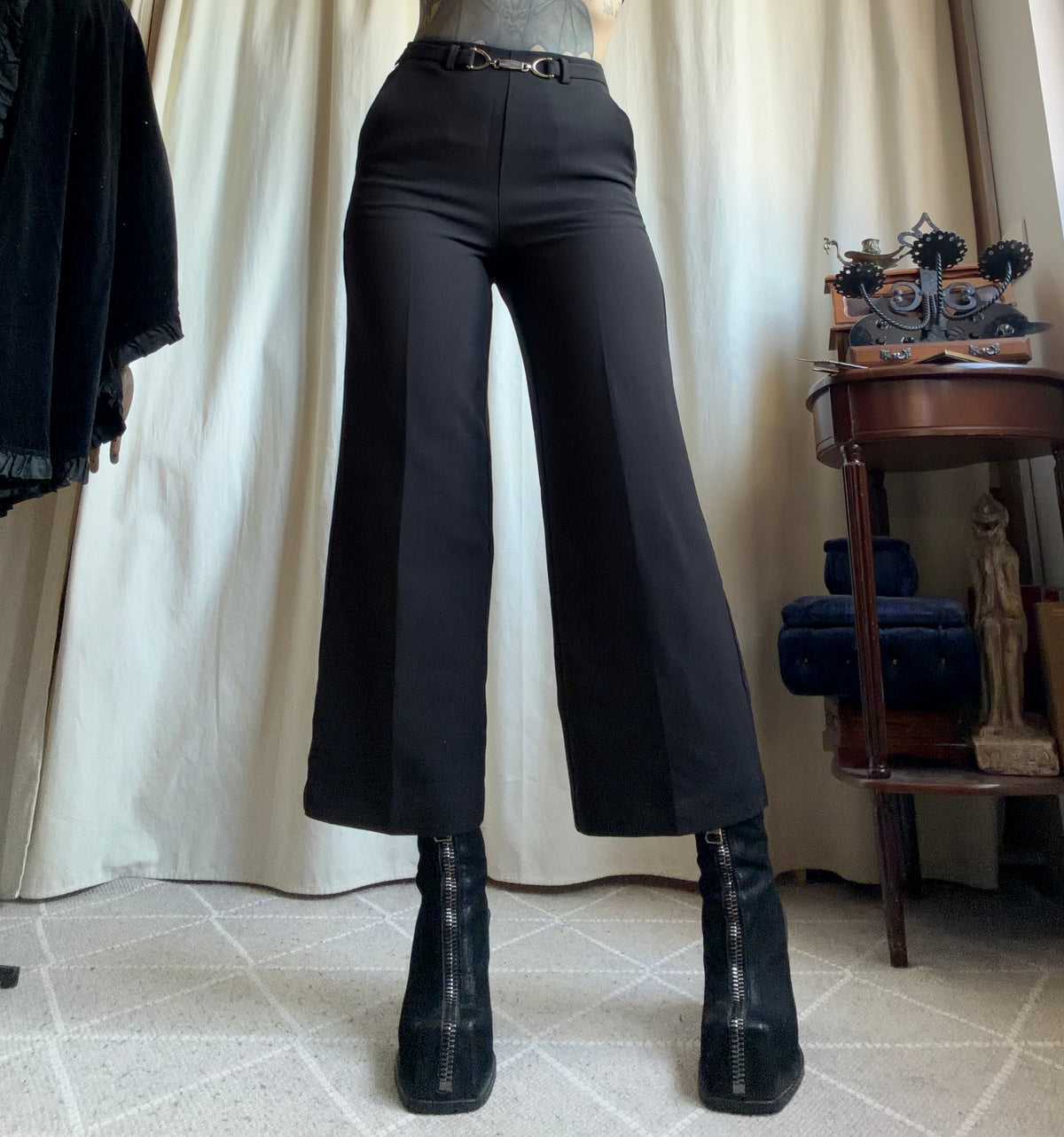 Pantalon noir taille haute jambes larges ceinture anneaux style corporate goth office siren Y2K - taille S