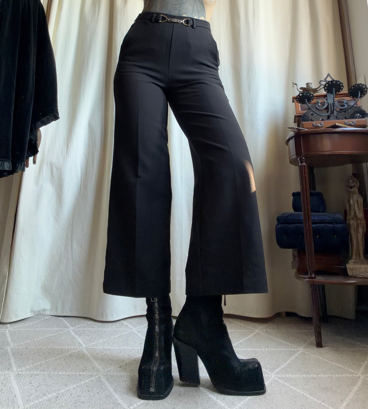 Pantalon noir taille haute jambes larges ceinture anneaux style corporate goth office siren Y2K - taille S