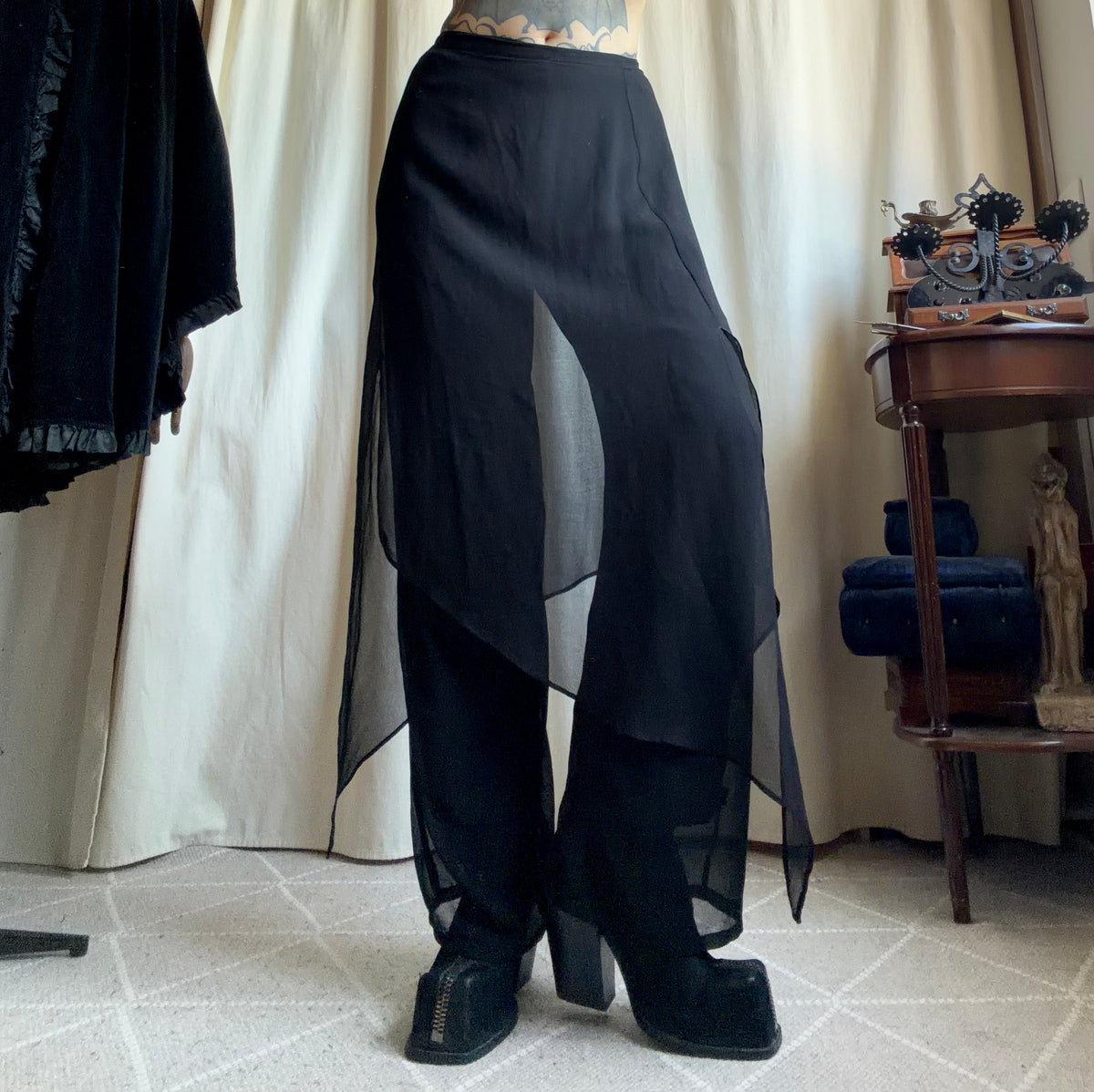Pantalon jupe noir René Derhy en voile fluide - goth romantique avant garde witchy - taille M