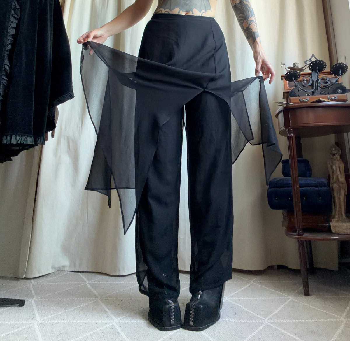Pantalon jupe noir René Derhy en voile fluide - goth romantique avant garde witchy - taille M