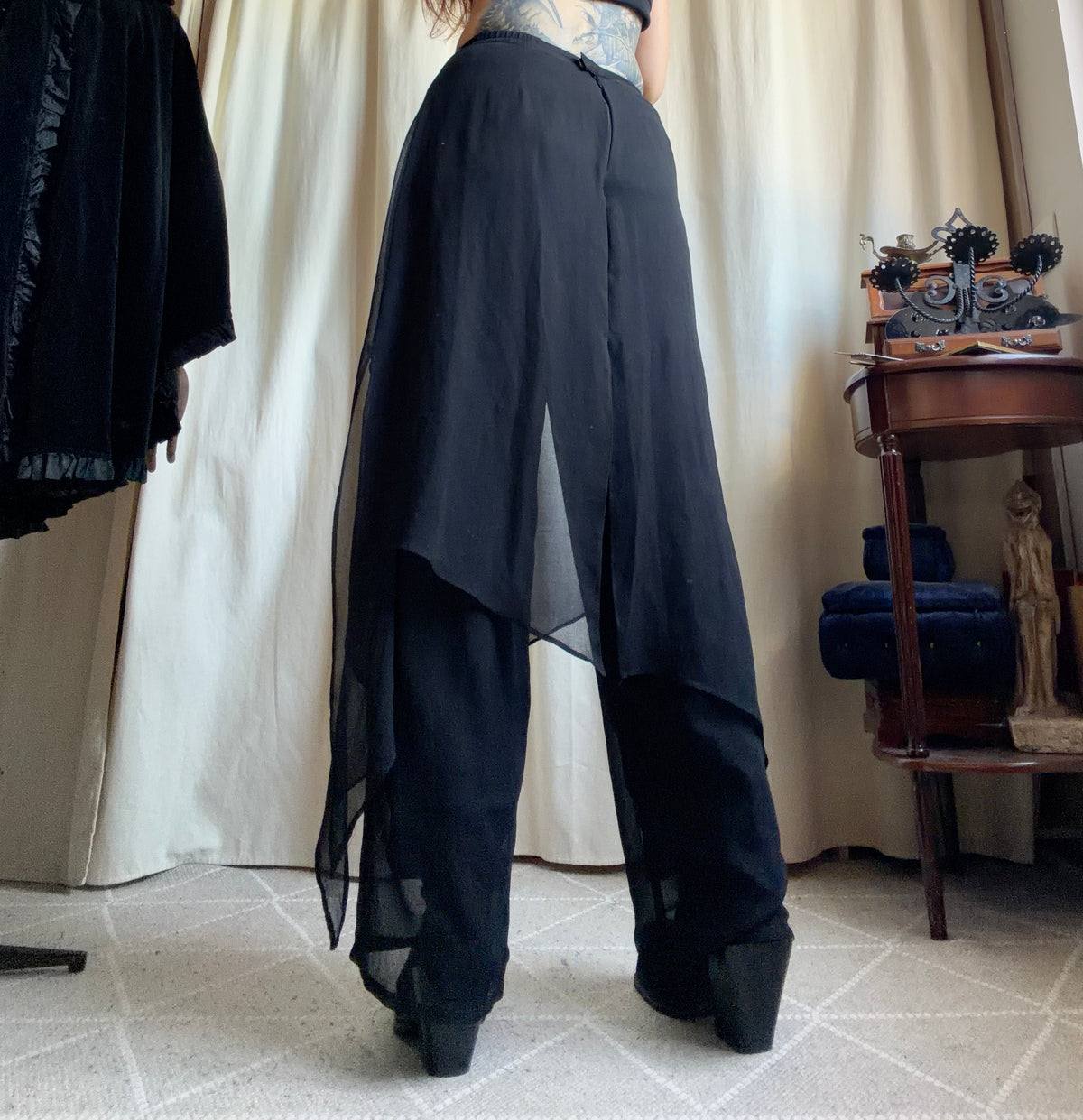 Pantalon jupe noir René Derhy en voile fluide - goth romantique avant garde witchy - taille M