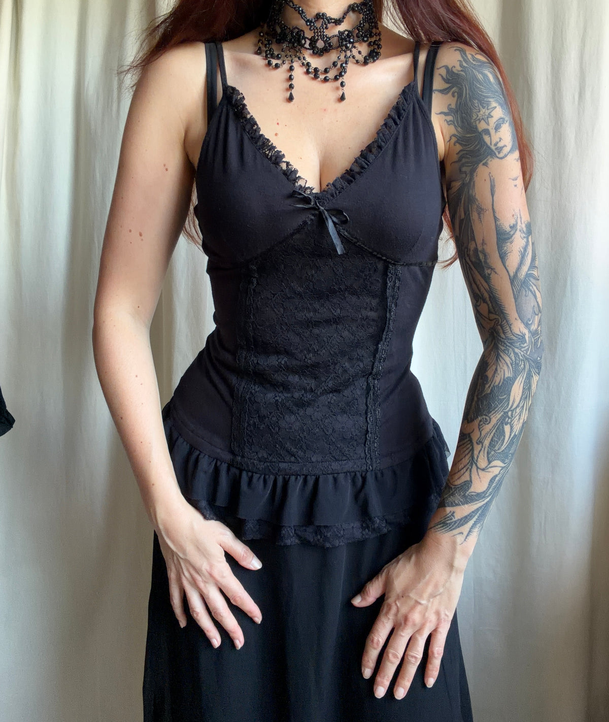 Débardeur noir à dentelle florale style romantic goth whimsigoth - taille M