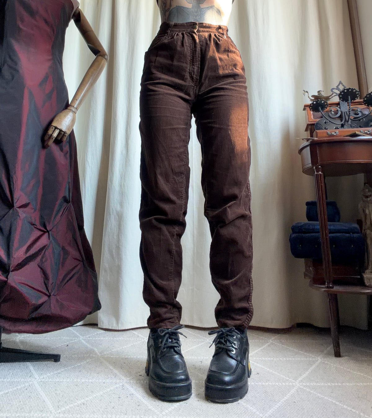 Pantalon marron en velours côtelé taille haute style dark academia grunge 90s - taille XS/S