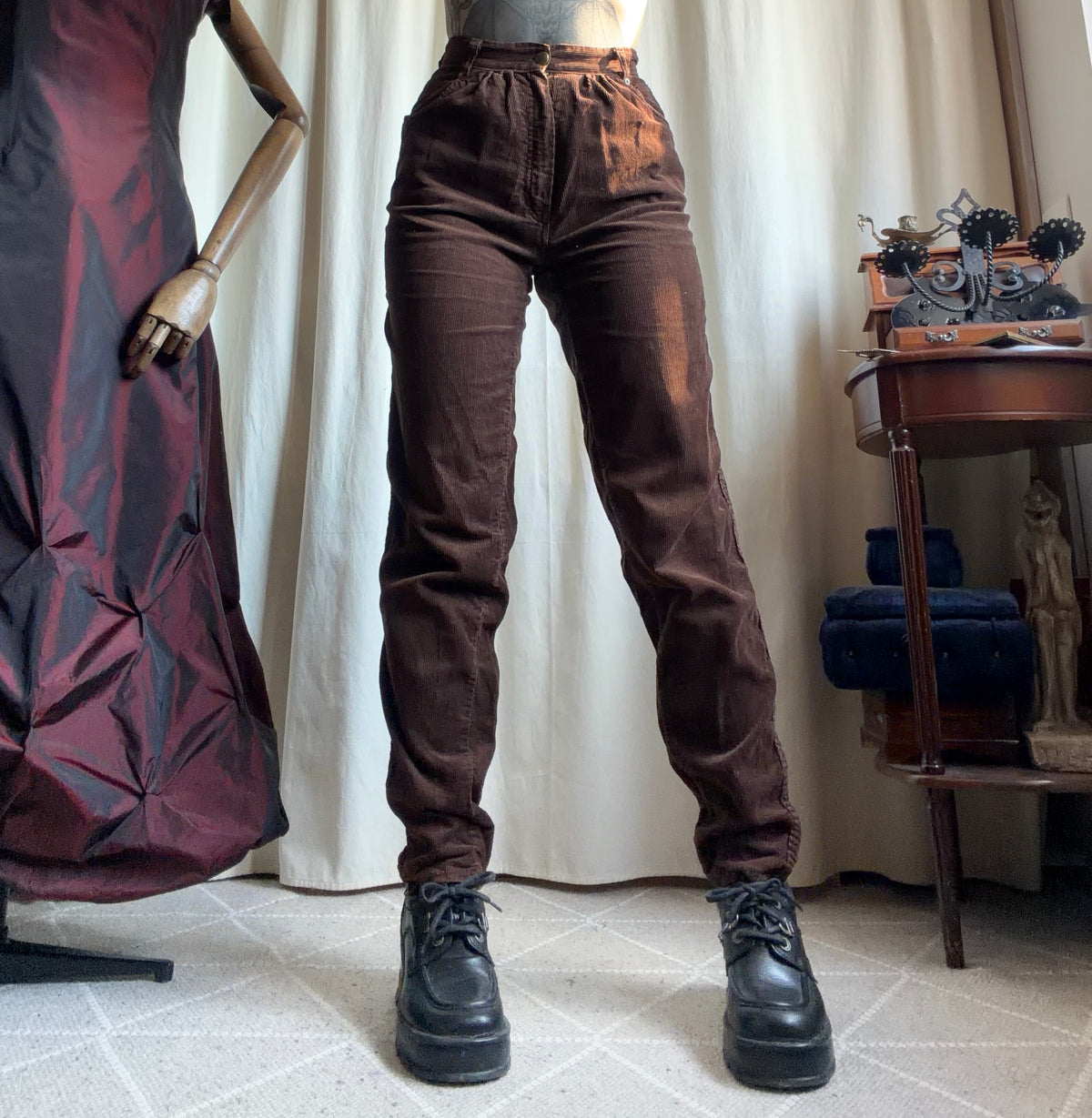 Pantalon marron en velours côtelé taille haute style dark academia grunge 90s - taille XS/S