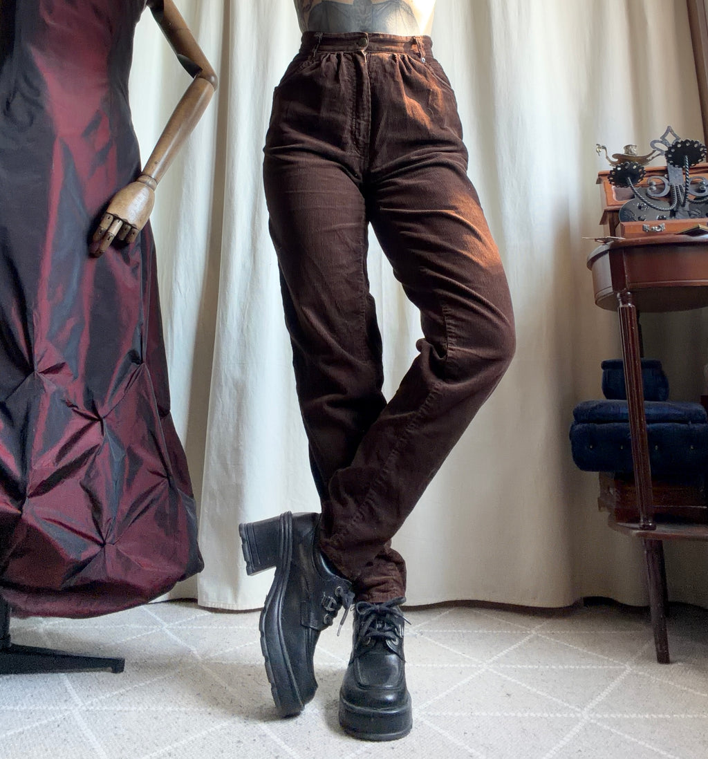 Pantalon marron en velours côtelé taille haute style dark academia grunge 90s - taille XS/S