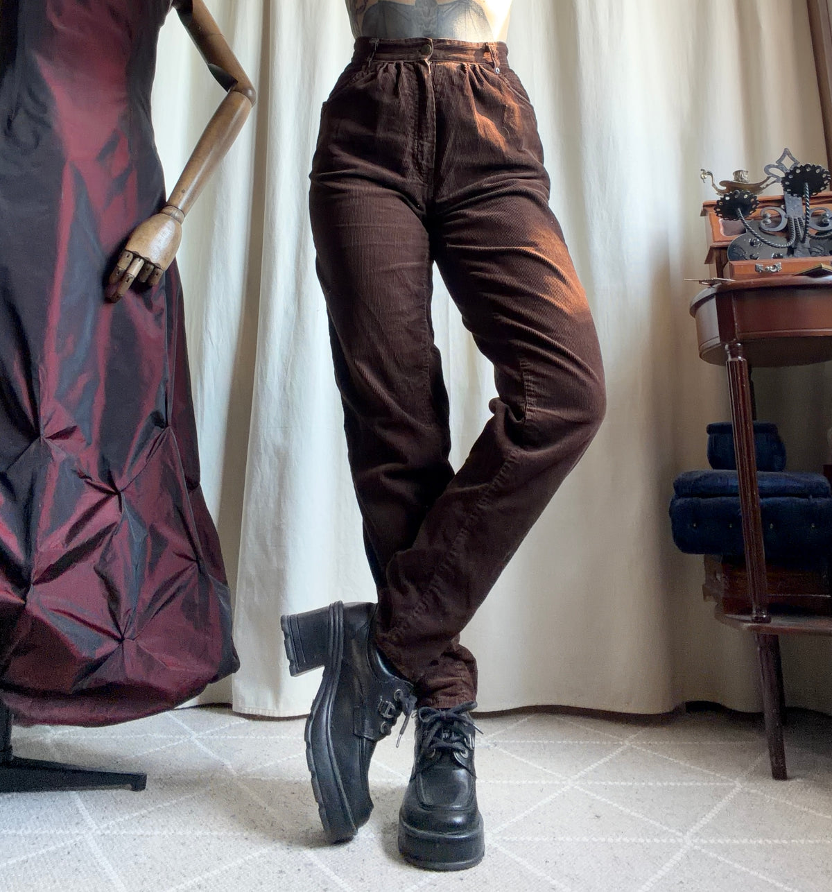 Pantalon marron en velours côtelé taille haute style dark academia grunge 90s - taille XS/S