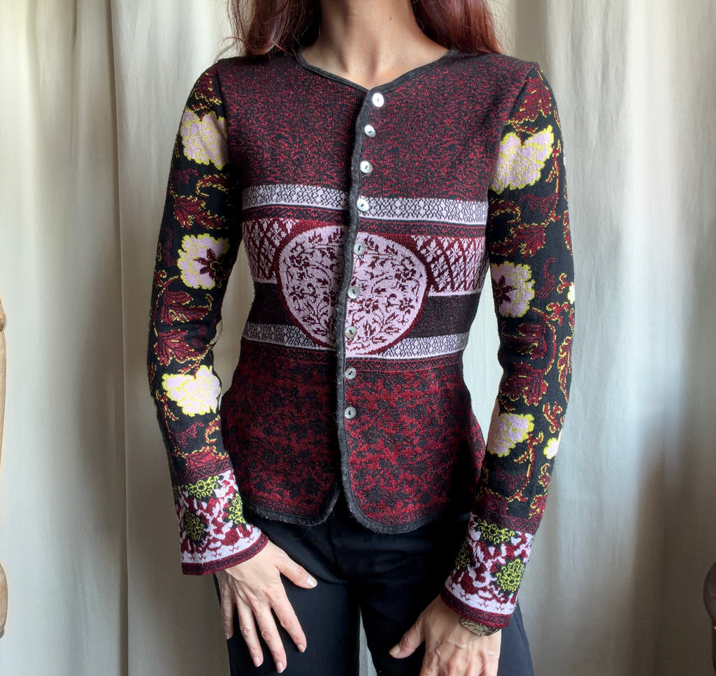 Cardigan cintré à motifs floraux style whimsigoth maximalist 90s - taille M