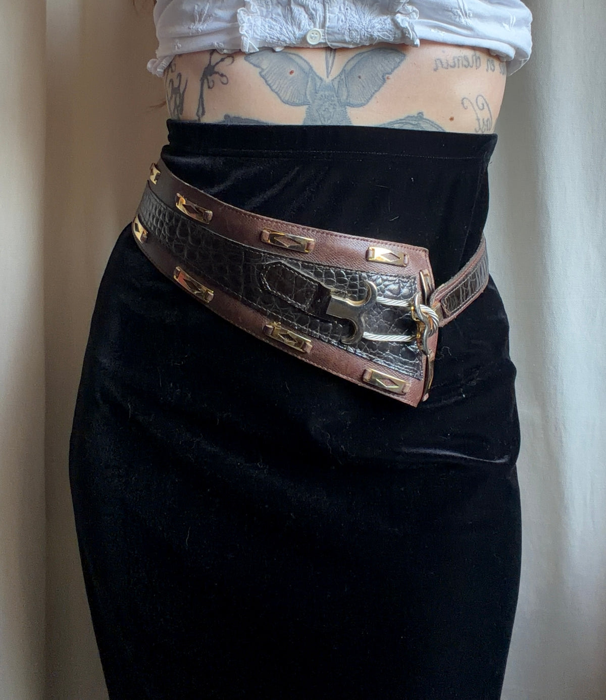Ceinture large cuir à crochet et ornements métal style western goth - taille ajustable