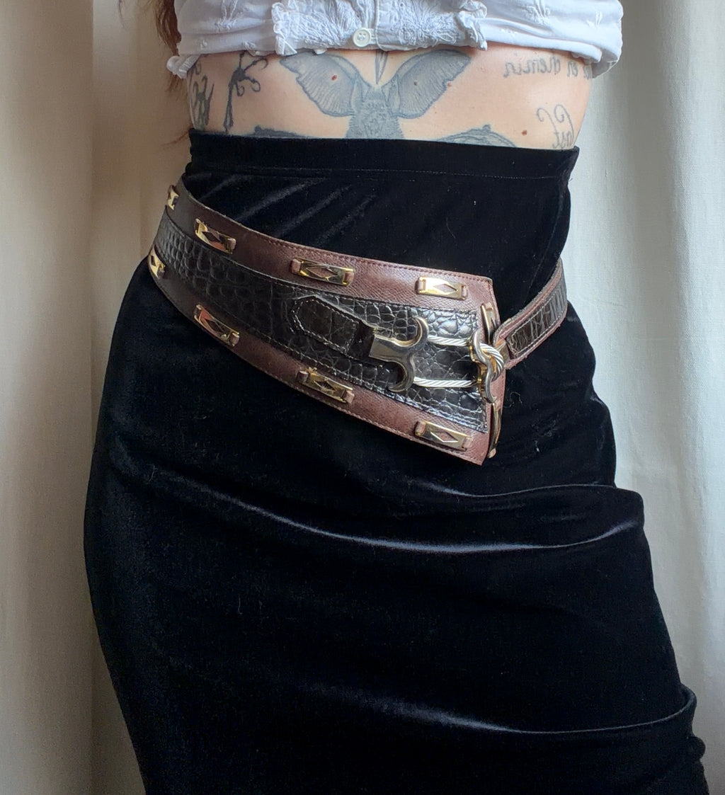 Ceinture large cuir à crochet et ornements métal style western goth - taille ajustable