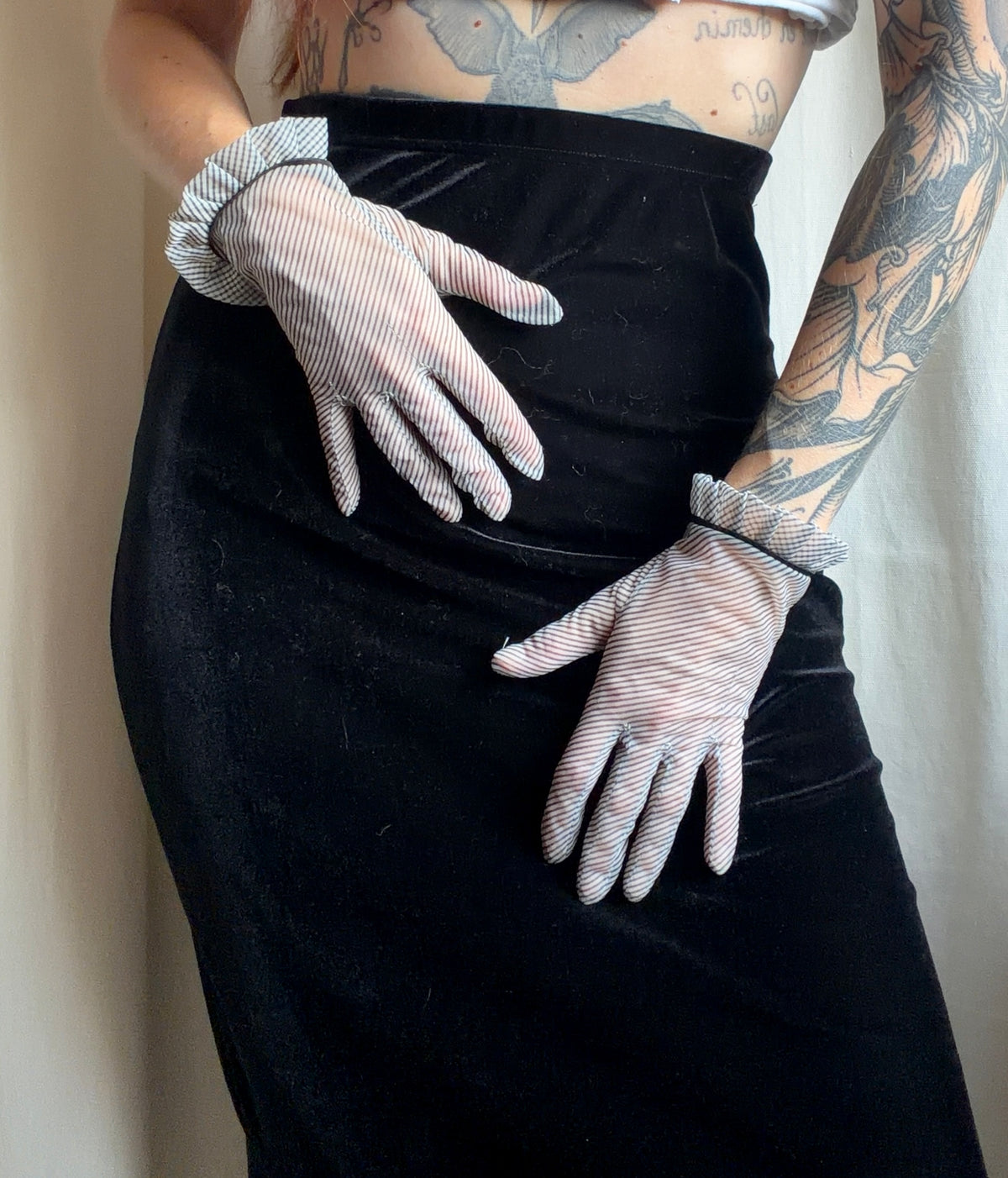 Black & white striped gloves with ruffle cuffs - gothic victorian cabaret