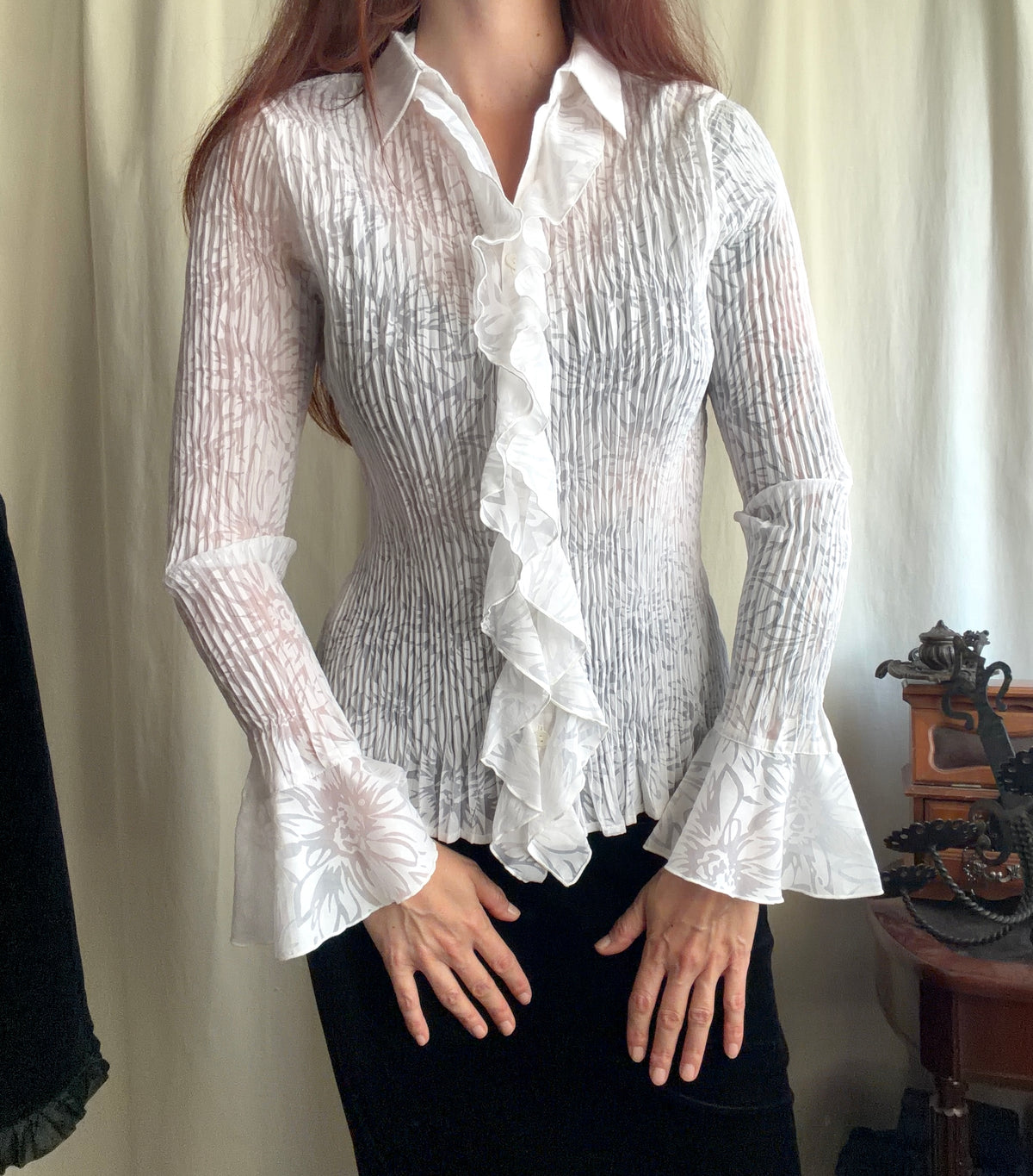 White pleated jabot shirt with flared sleeves – size L/XL