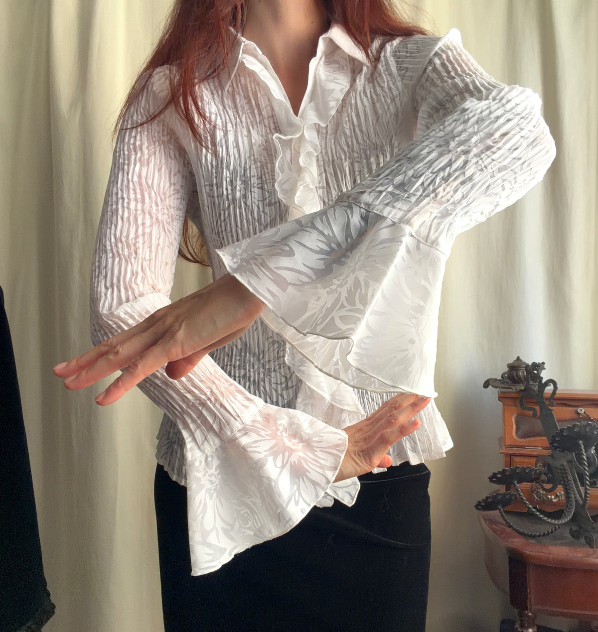 White pleated jabot shirt with flared sleeves – size L/XL