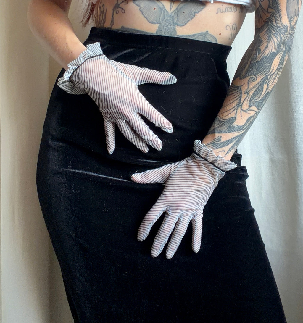 Black & white striped gloves with ruffle cuffs - gothic Victorian cabaret